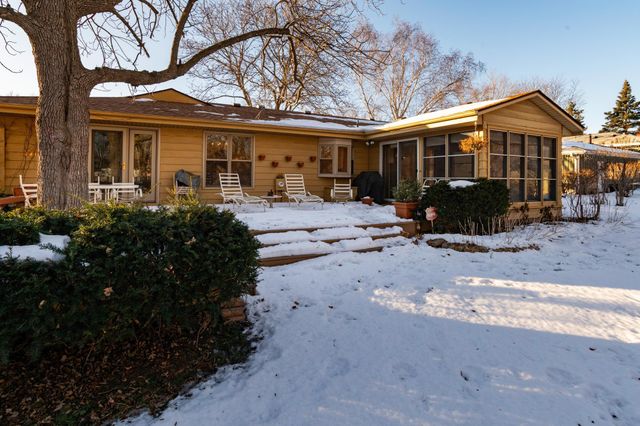 2888 Bartelmy Lane, Maplewood, MN 55109