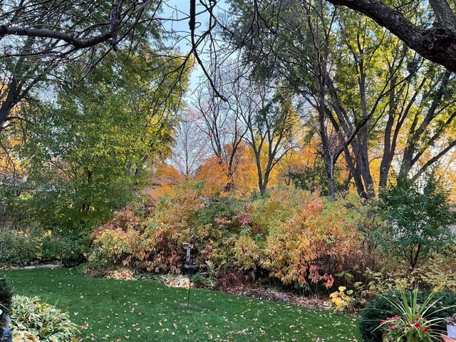 2888 Bartelmy Lane, Maplewood, MN 55109