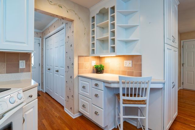 2888 Bartelmy Lane, Maplewood, MN 55109