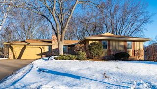 2888 Bartelmy Lane, Maplewood, MN 55109