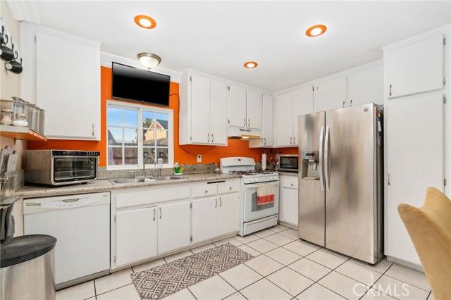 1949 Cottonwood Drive, Colton, CA 92324