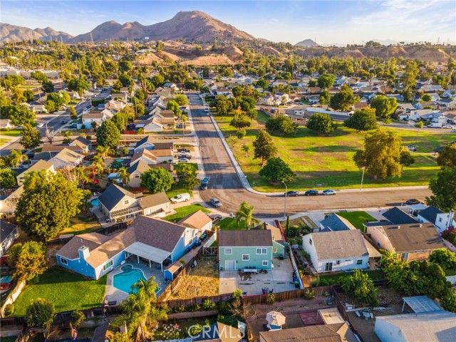 1949 Cottonwood Drive, Colton, CA 92324