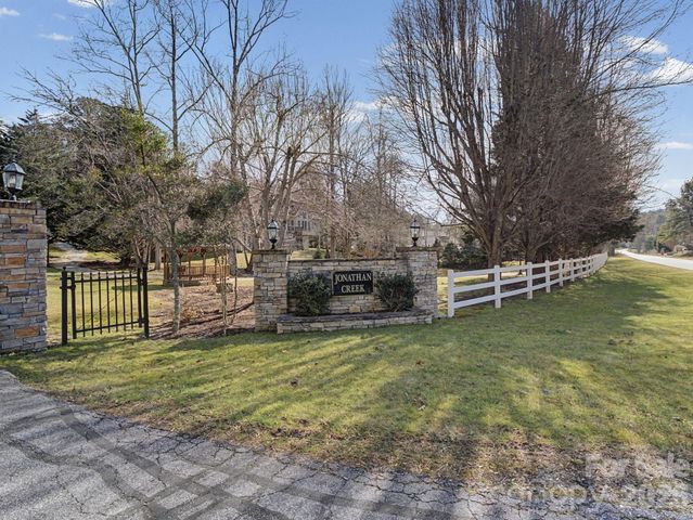 220 Jonathan Creek Drive, Etowah, NC 28729