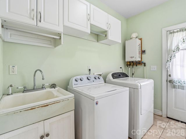 220 Jonathan Creek Drive, Etowah, NC 28729