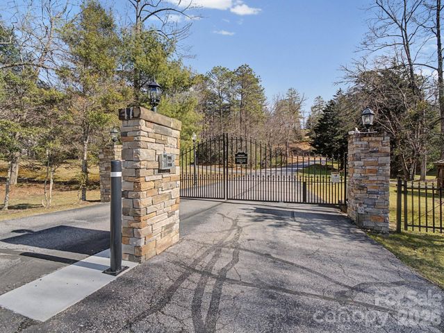 220 Jonathan Creek Drive, Etowah, NC 28729