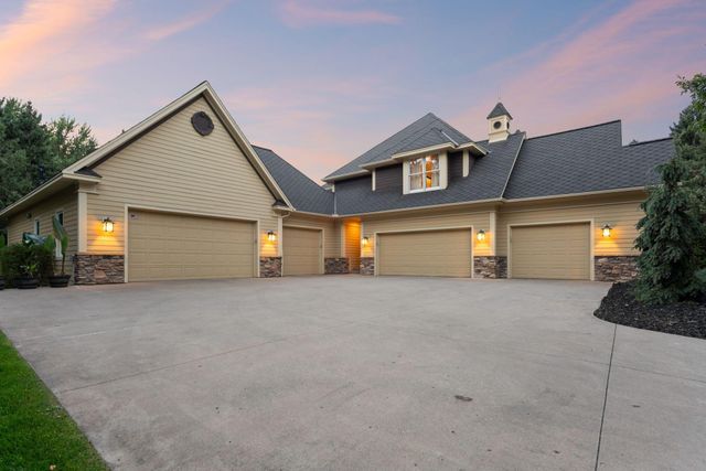 4570 Neal Avenue N, Stillwater, MN 55082