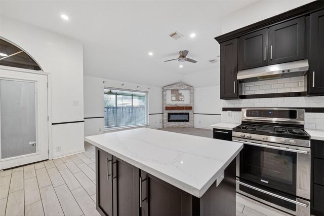 2214 Ruffian Lane, Stafford, TX 77477