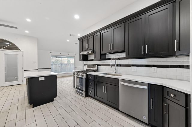 2214 Ruffian Lane, Stafford, TX 77477