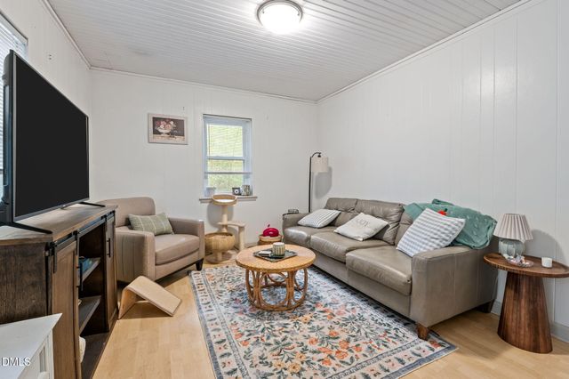 115 W Vernon Avenue, Wake Forest, NC 27587