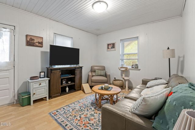 115 W Vernon Avenue, Wake Forest, NC 27587