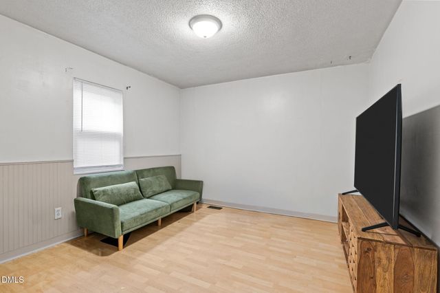 115 W Vernon Avenue, Wake Forest, NC 27587