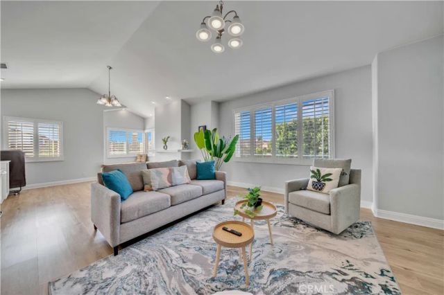20 Coldbrook, Irvine, CA 92604