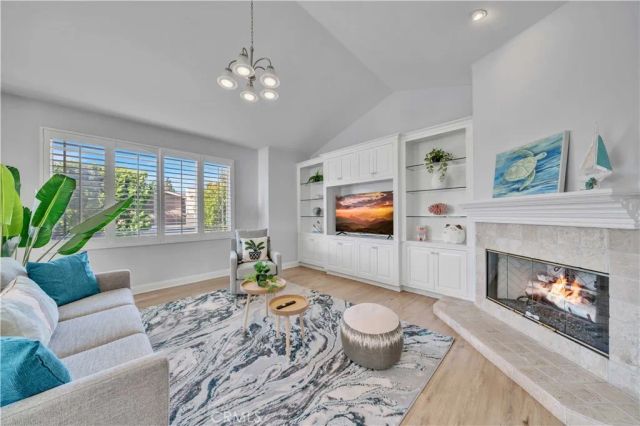 20 Coldbrook, Irvine, CA 92604