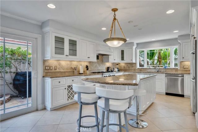 20 Coldbrook, Irvine, CA 92604