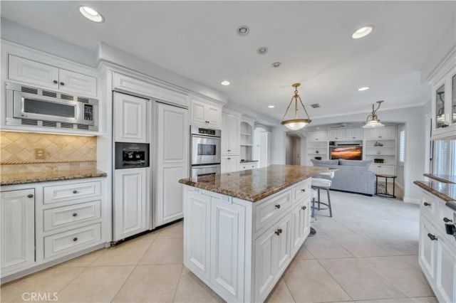 20 Coldbrook, Irvine, CA 92604