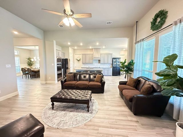 1549 Lynx Loop, Forney, TX 75126