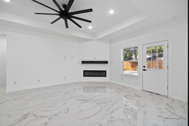 120 E Woodell Drive, Glenn Heights, TX 75154