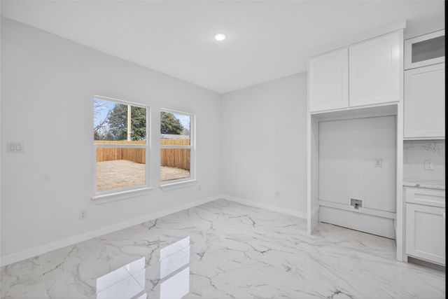 120 E Woodell Drive, Glenn Heights, TX 75154