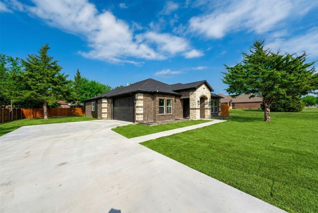 120 E Woodell Drive, Glenn Heights, TX 75154