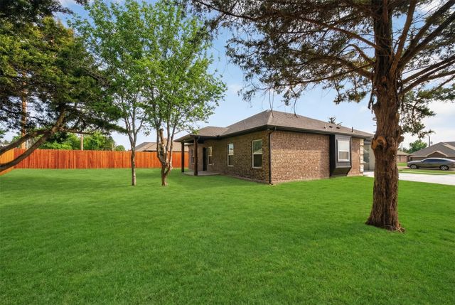 120 E Woodell Drive, Glenn Heights, TX 75154