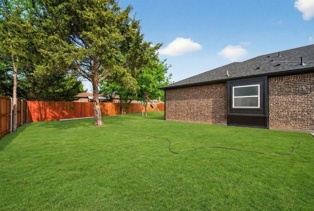 120 E Woodell Drive, Glenn Heights, TX 75154