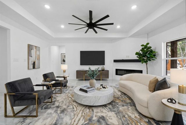 120 E Woodell Drive, Glenn Heights, TX 75154