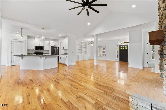 13 Portabello Way, Eagle Point, OR 97524
