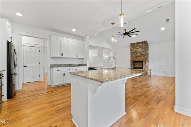 13 Portabello Way, Eagle Point, OR 97524