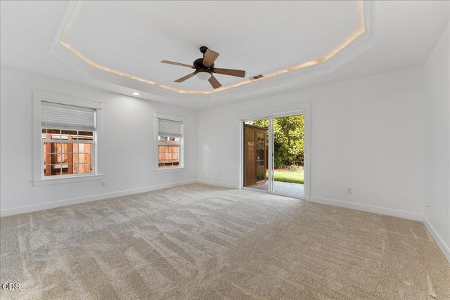 13 Portabello Way, Eagle Point, OR 97524