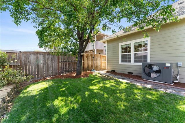 13 Portabello Way, Eagle Point, OR 97524