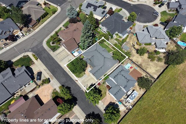 13 Portabello Way, Eagle Point, OR 97524
