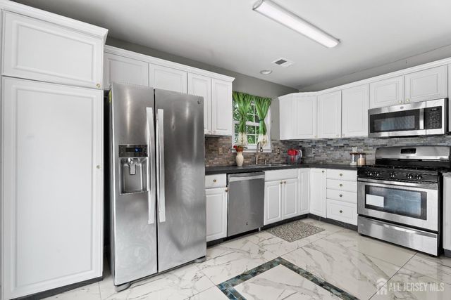 52 Windsong Circle, East Brunswick, NJ 08816