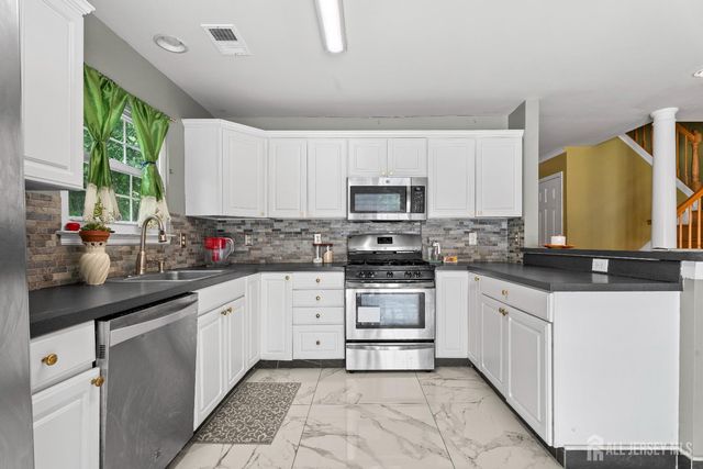 52 Windsong Circle, East Brunswick, NJ 08816
