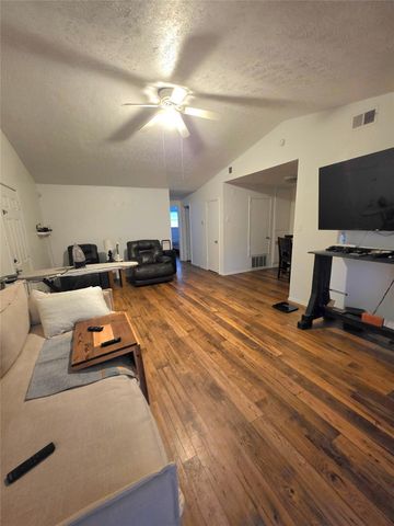 15208 Spring Hill LN A, Pflugerville, TX 78660