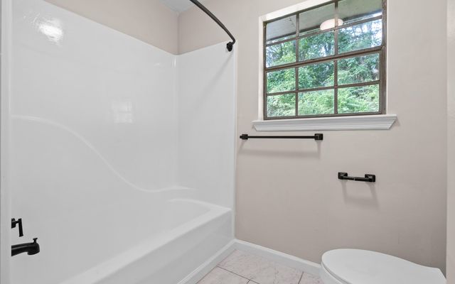 7001 Barter Drive, Harrison, TN 37341