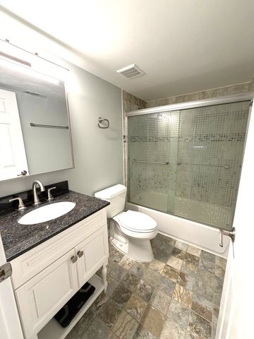 4530 W 93rd Street 1D, Oak Lawn, IL 60453