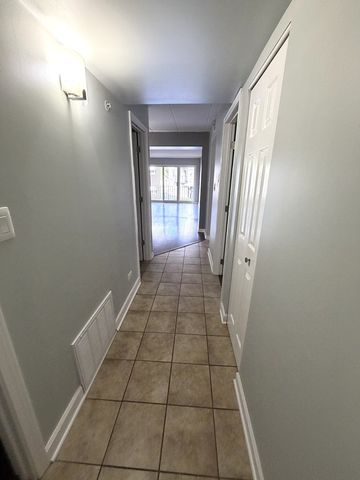 4530 W 93rd Street 1D, Oak Lawn, IL 60453