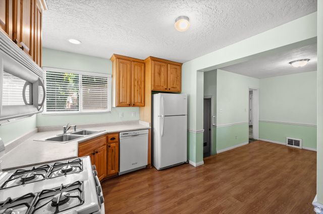 1181 E LORRAINE DR, Millcreek, UT 84106