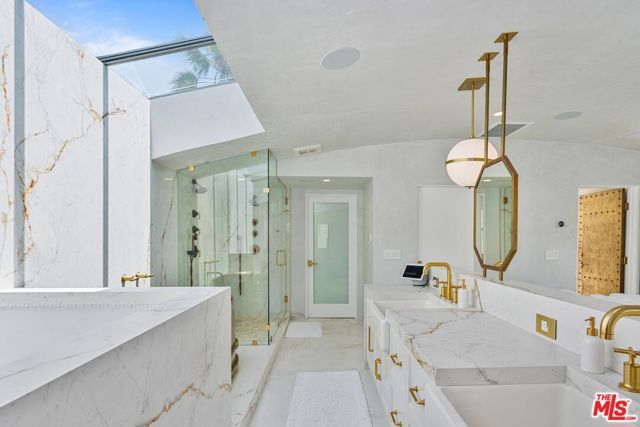 15 Reef Street, Marina Del Rey, CA 90292