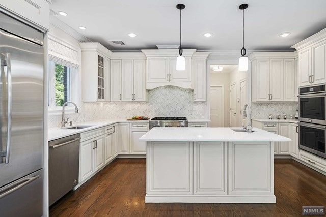 49 Robinhood Avenue, Closter, NJ 07624