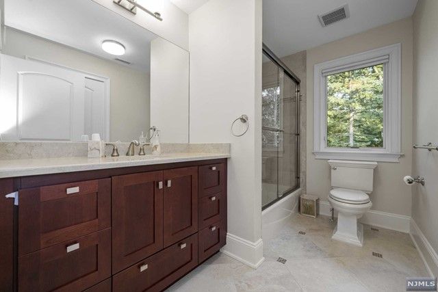 49 Robinhood Avenue, Closter, NJ 07624