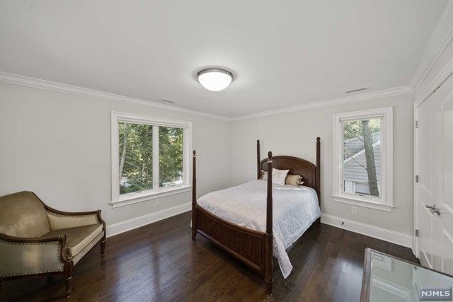 49 Robinhood Avenue, Closter, NJ 07624