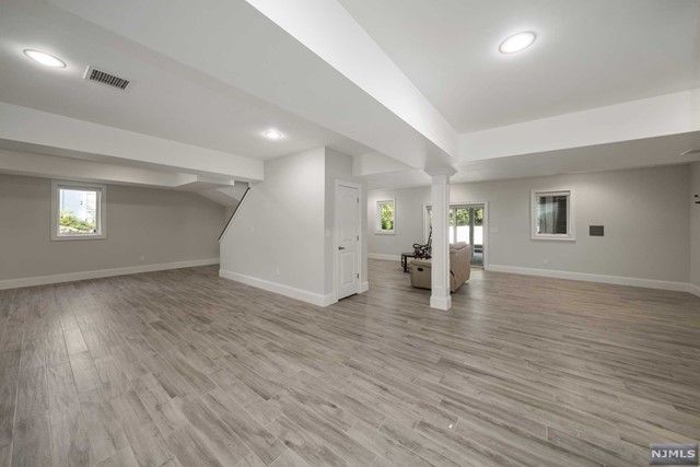 49 Robinhood Avenue, Closter, NJ 07624