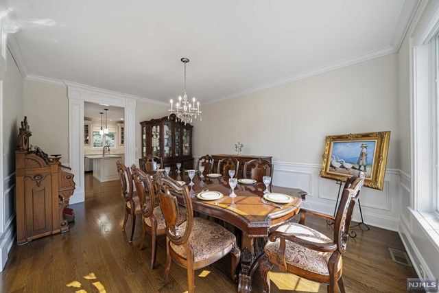 49 Robinhood Avenue, Closter, NJ 07624