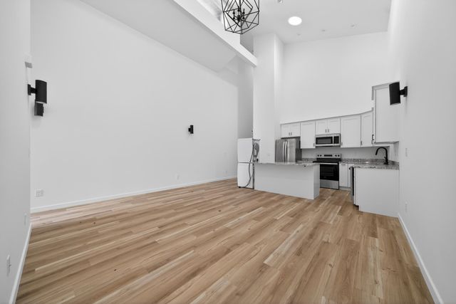 2015 W NORA St, Spokane Valley, WA 99205