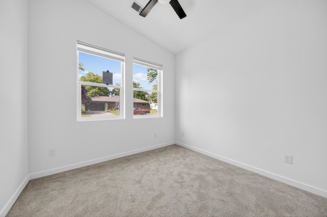 2015 W NORA St, Spokane Valley, WA 99205