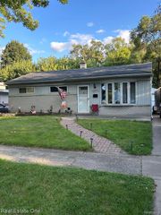 22931 Champaign Street, Taylor, MI 48180