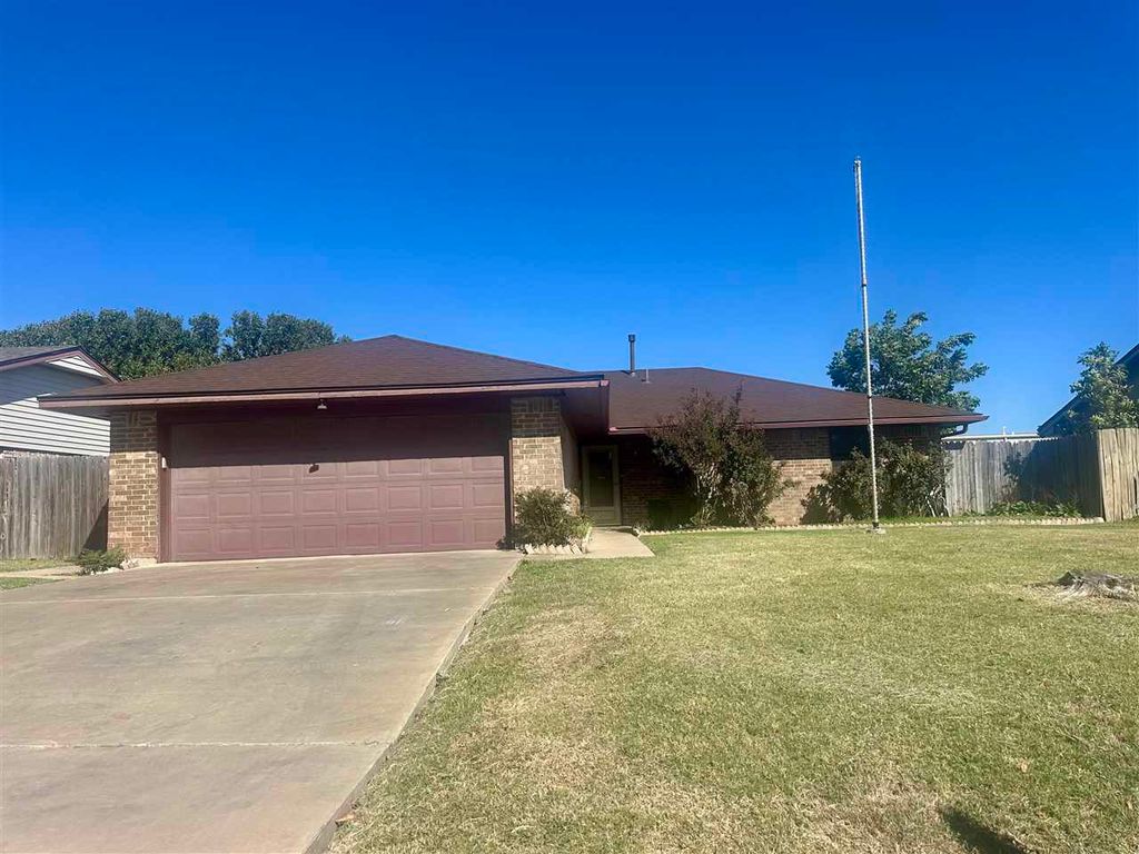 7015 NW Taylor, Lawton, OK 73505