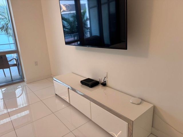 851 NE 1ST Avenue 201, Miami, FL 33132