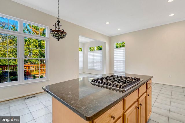 13582 BIG BOULDER RD, Herndon, VA 20171